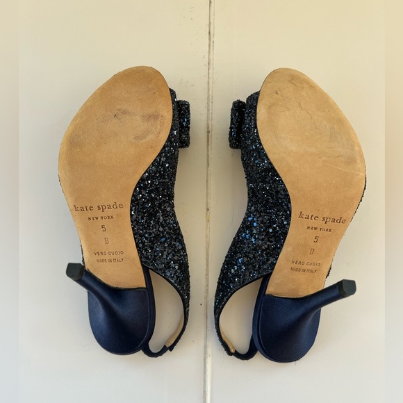 KATE SPADE - CHARM GLITTER PUMP, NAVY
*Barely worn* - Picture 10 of 11